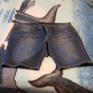Woman's Jean shorts